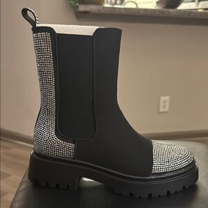 Brand New❣️Cape Robbin NINEO Black Bootie Rhinestones Boots Shoes❣️Sz 6